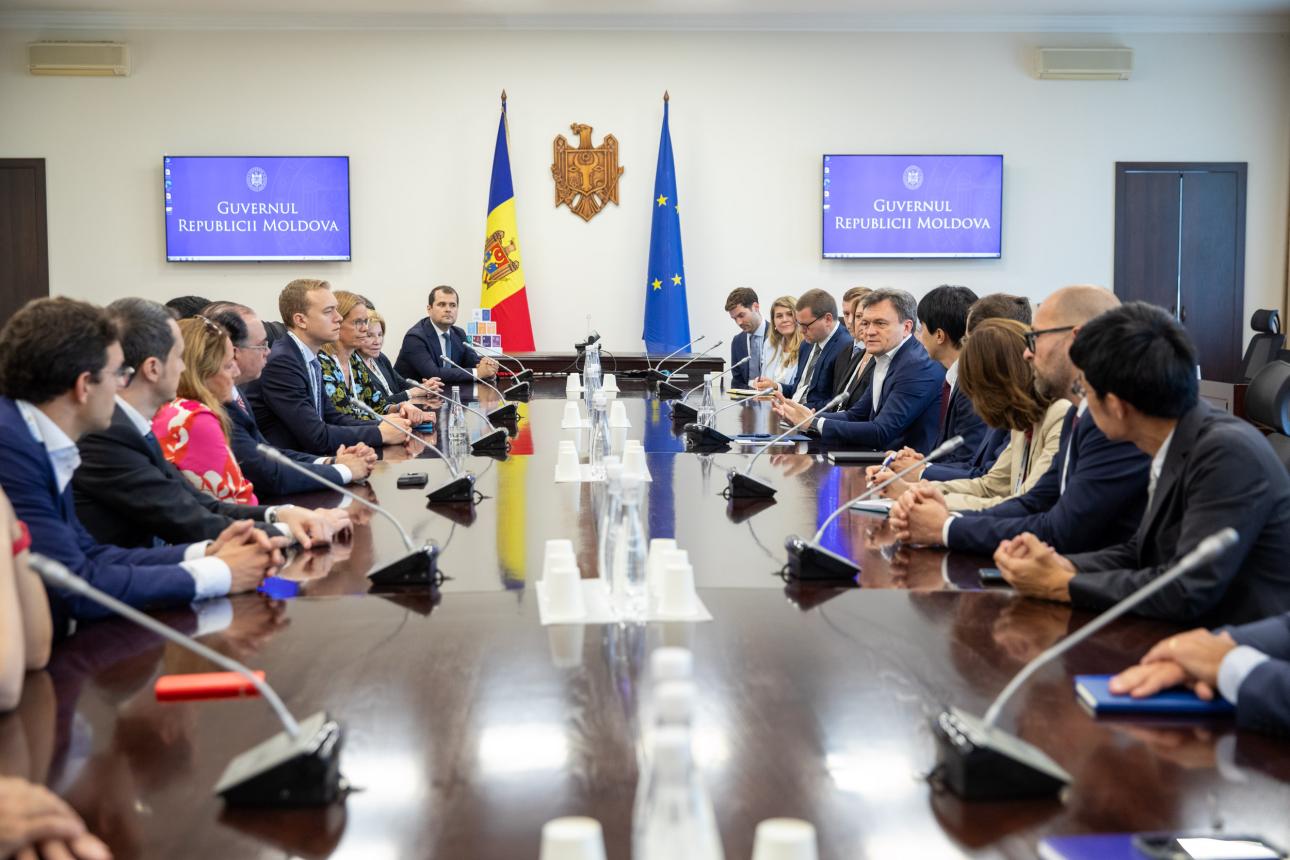 Prim-ministrul Dorin Recean s-a întâlnit cu un grup de investitori_3